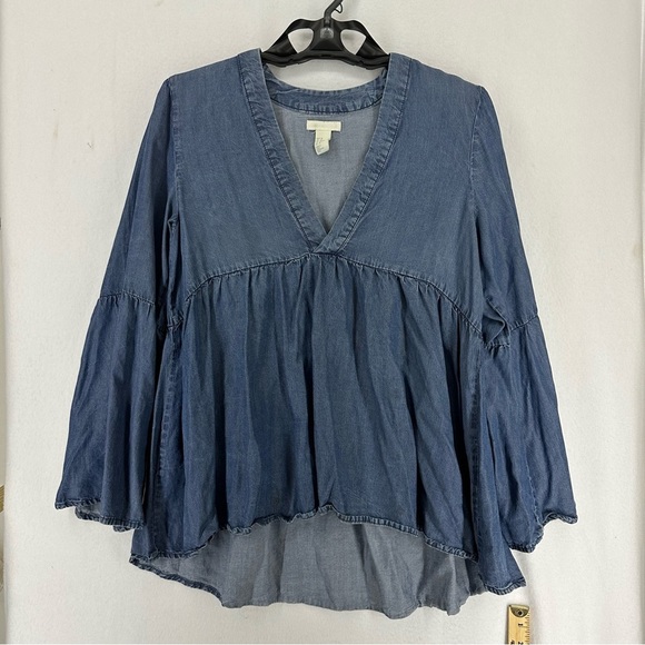 H&M Tops - H&M Conscious Chambray Babydoll Bell Sleeve V Neck Blouse Womans 10 Blue